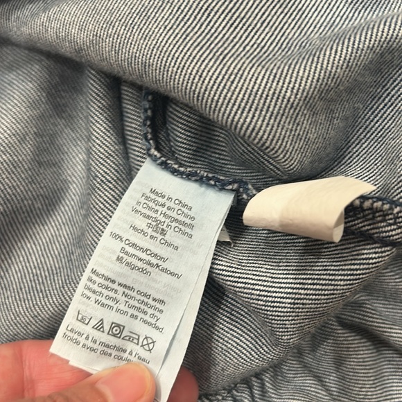 Madewell Denim Ruffle V Neck Top - Picture 7 of 9